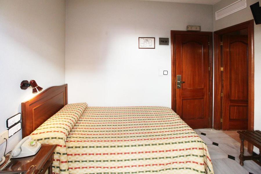 Hotel El Cisne Kordoba Pokój zdjęcie